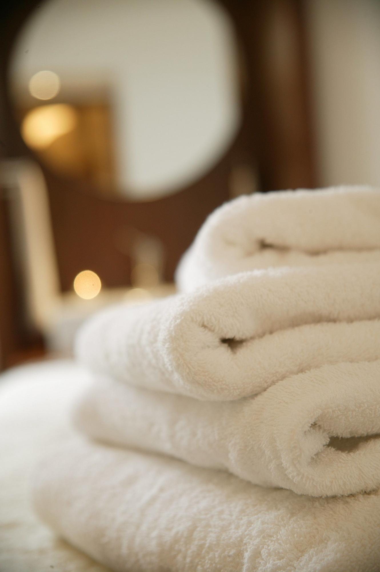Millennium Al Rawdah Hotel Abu Dhabi Esterno foto A clean, soft towel