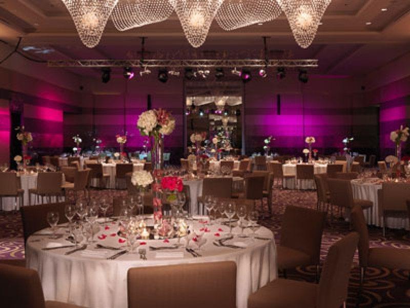 Millennium Al Rawdah Hotel Abu Dhabi Esterno foto The ballroom at the Renaissance Austin Hotel