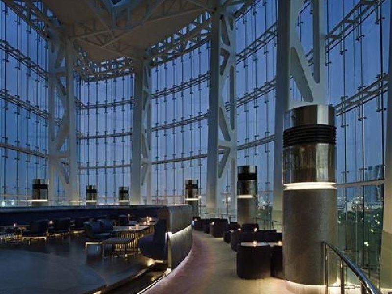 Millennium Al Rawdah Hotel Abu Dhabi Esterno foto The Sky Bar at the Marina Marina East