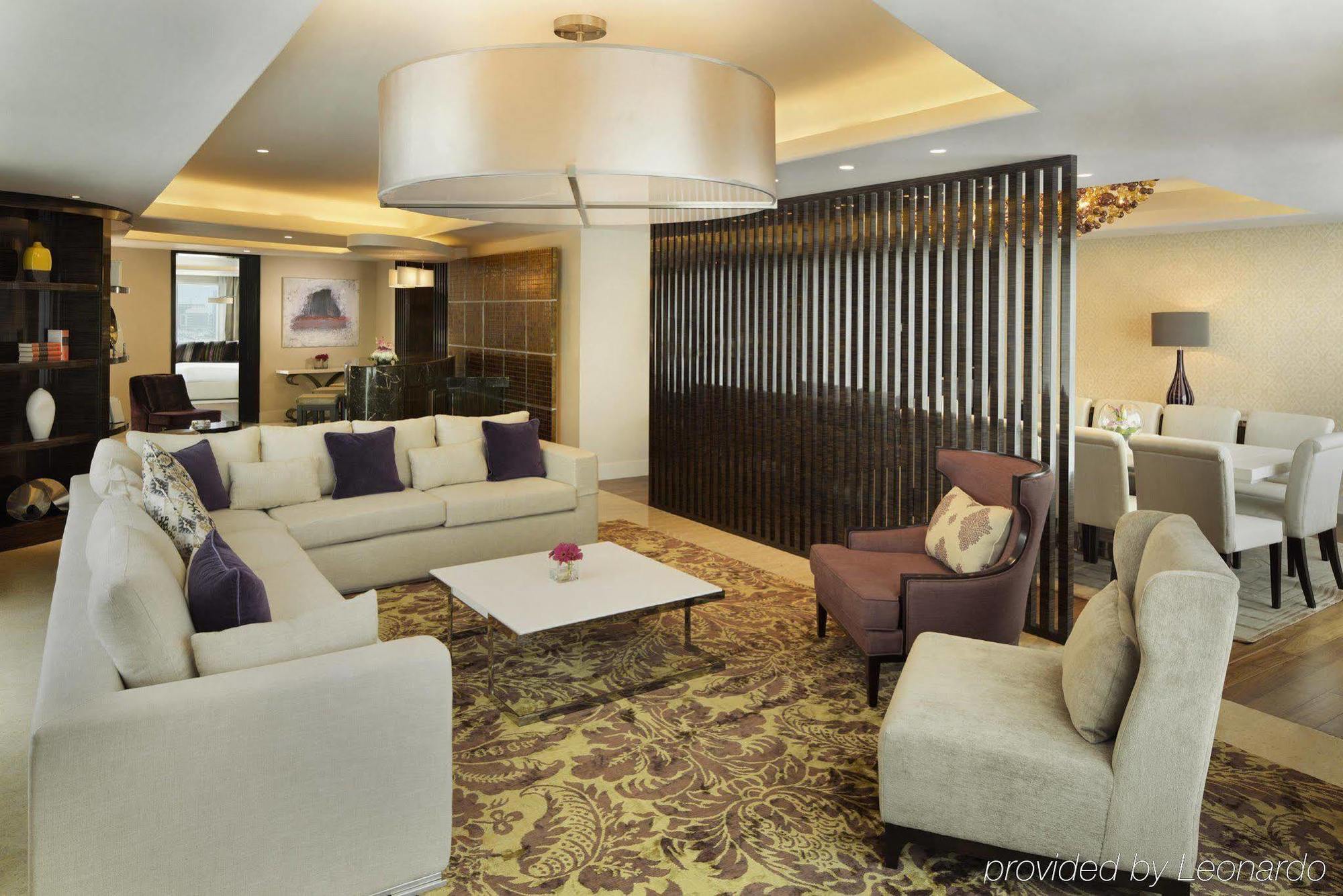 Millennium Al Rawdah Hotel Abu Dhabi Esterno foto The hotel's lobby