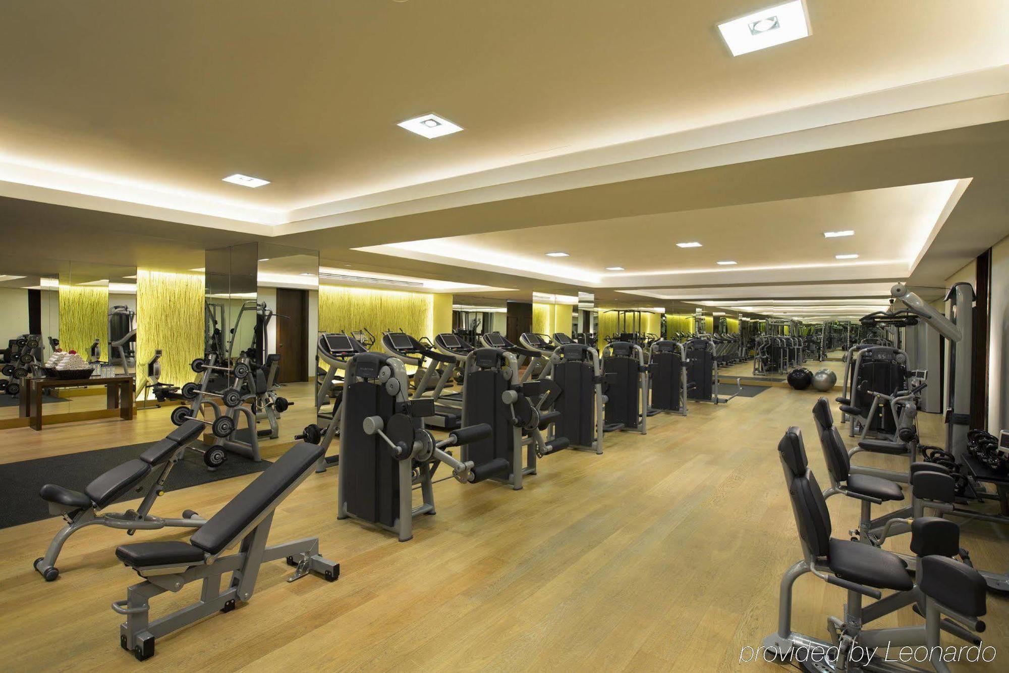 Millennium Al Rawdah Hotel Abu Dhabi Esterno foto The gym at the Mandarin Oriental Bangkok