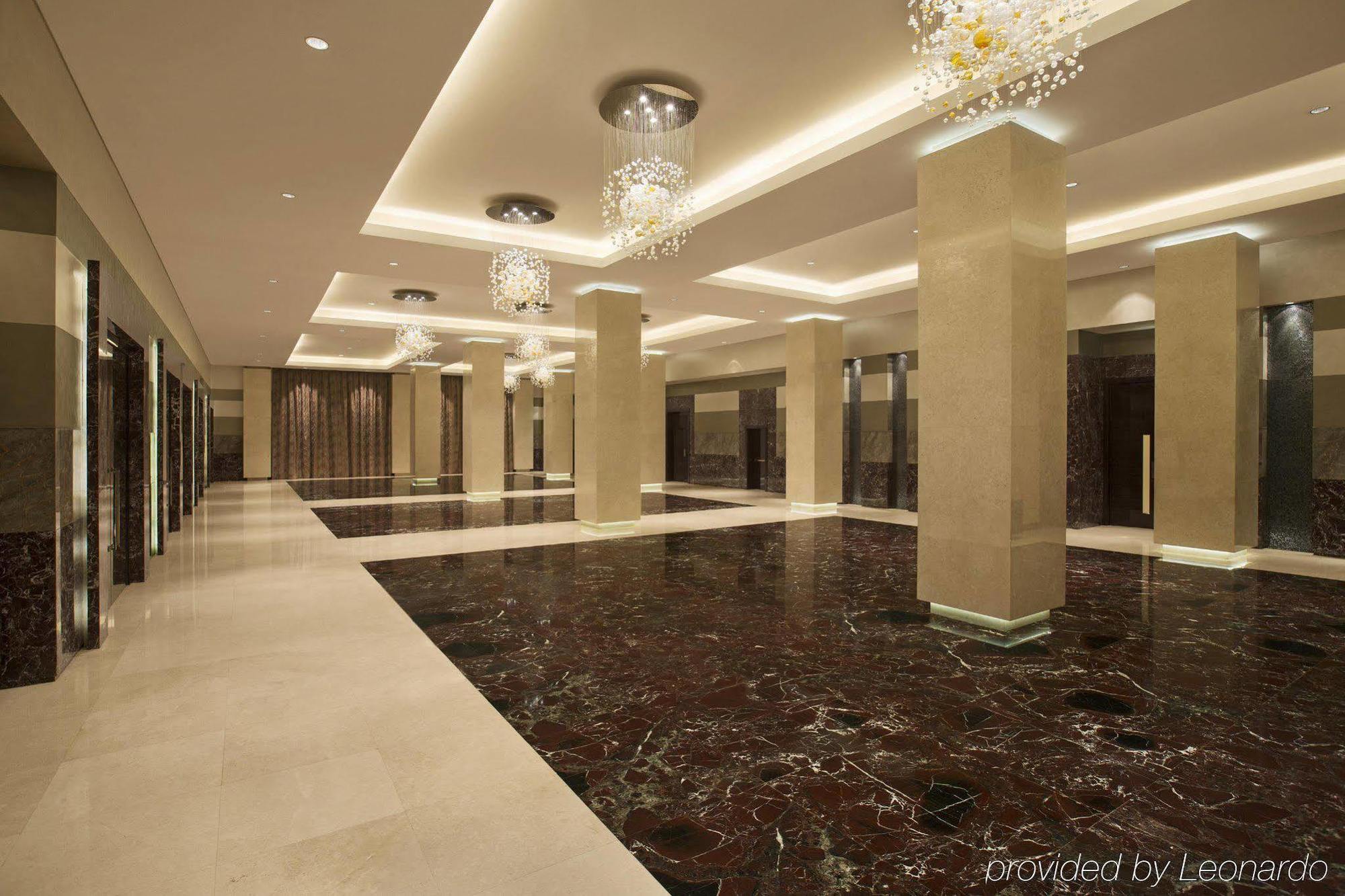 Millennium Al Rawdah Hotel Abu Dhabi Esterno foto The lobby of the hotel