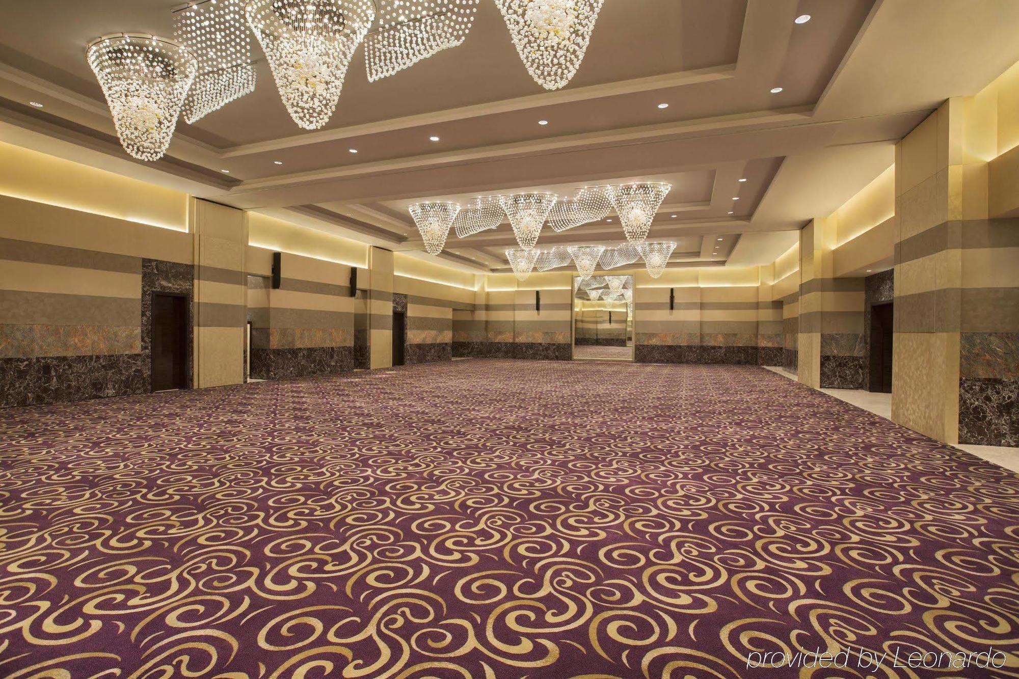 Millennium Al Rawdah Hotel Abu Dhabi Esterno foto The ballroom at the hotel