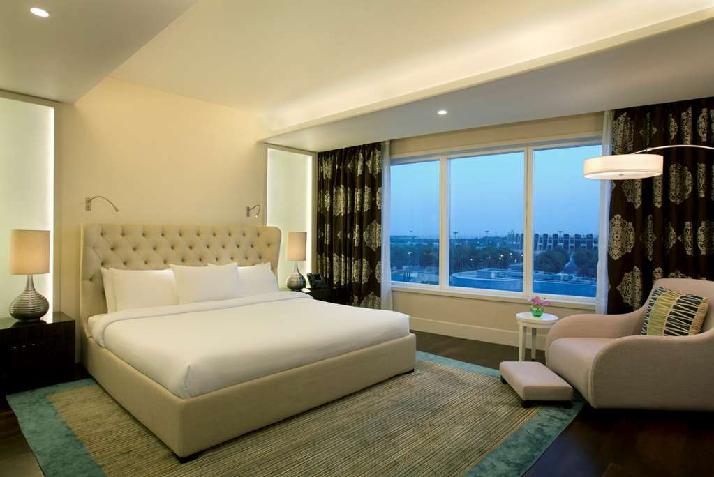 Millennium Al Rawdah Hotel Abu Dhabi Camera foto A room at the hotel